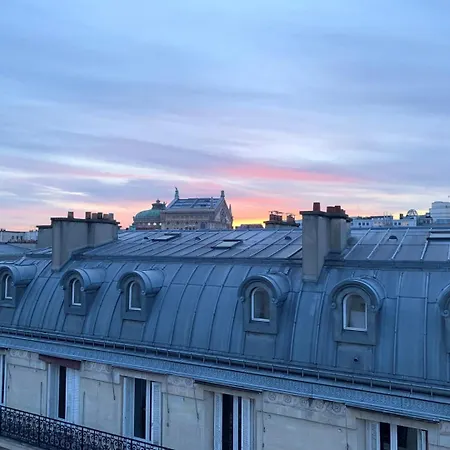 Floor & View - La Fayette / Opera Apartment *